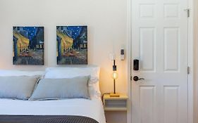 Azure - Mins To Las Olas & Beach